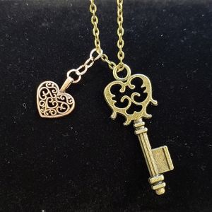 🧵Handmade🧵 Bronze Necklace w/Heart/Key Charms